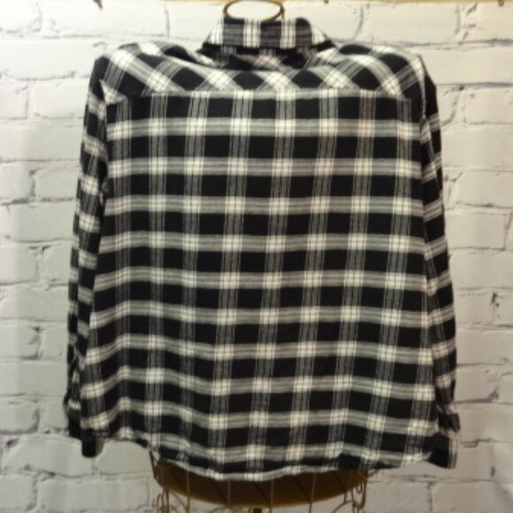 a.n.a Women's Black & White Plaid Flannel Button Down Relaxed Fit Shirt - Picture 2 of 5